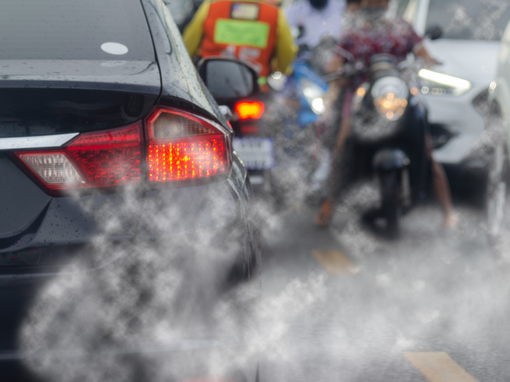 Causas y soluciones del humo blanco en el escape del coche