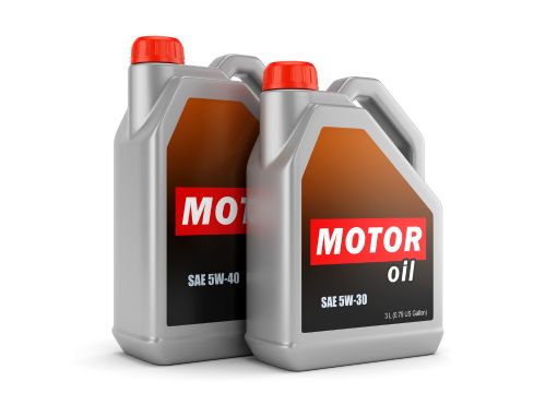 ¿Cómo escoger el aceite para tu coche? Factores determinantes